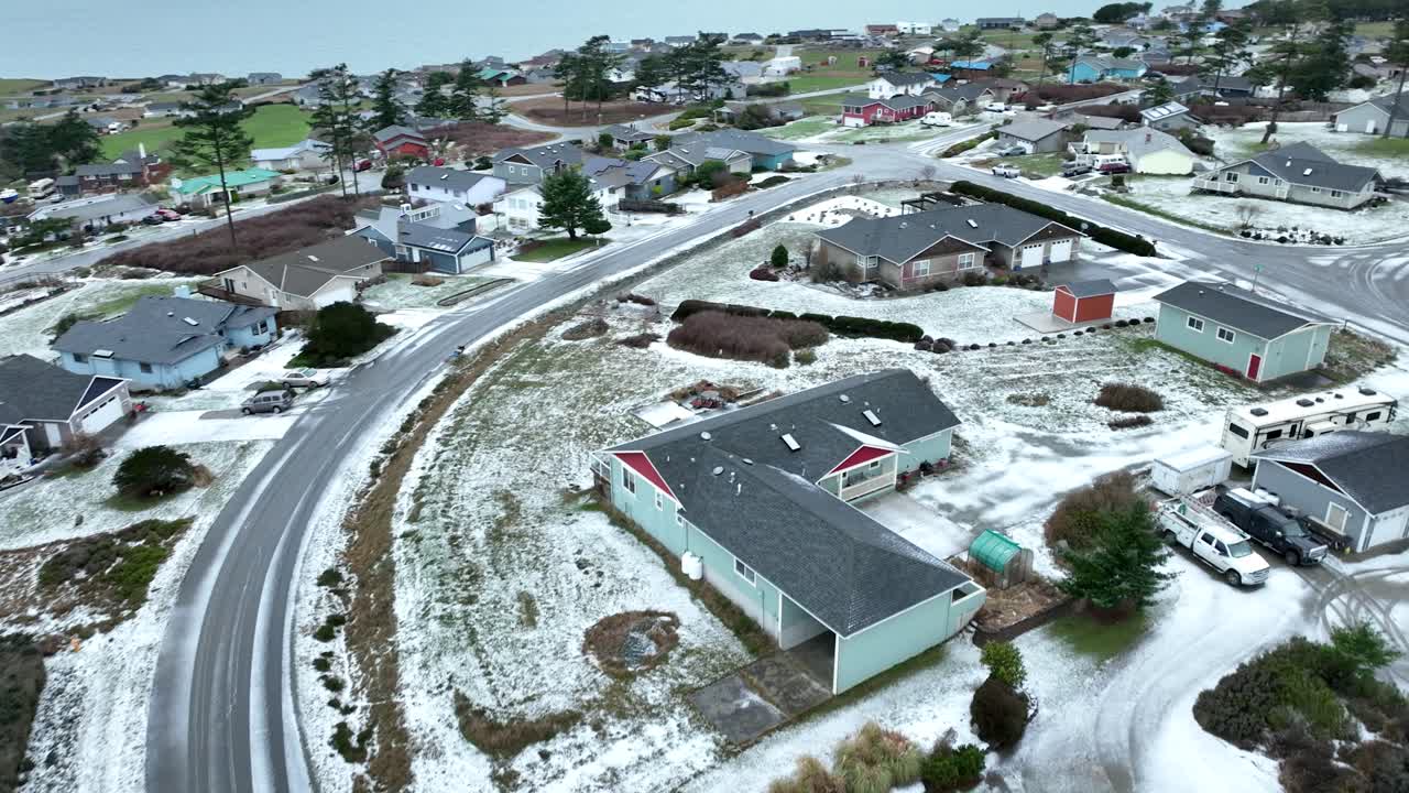 눈으로 인 휘드비 섬 동네의 공중 사진