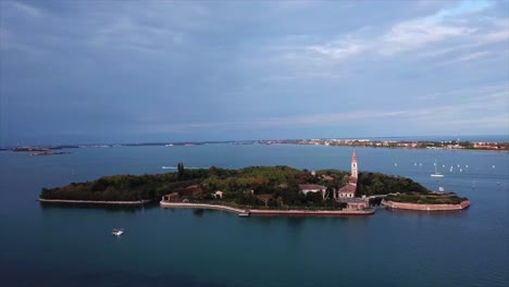 Isla-Poveglia-En-Venecia-Disparo-De-Drone