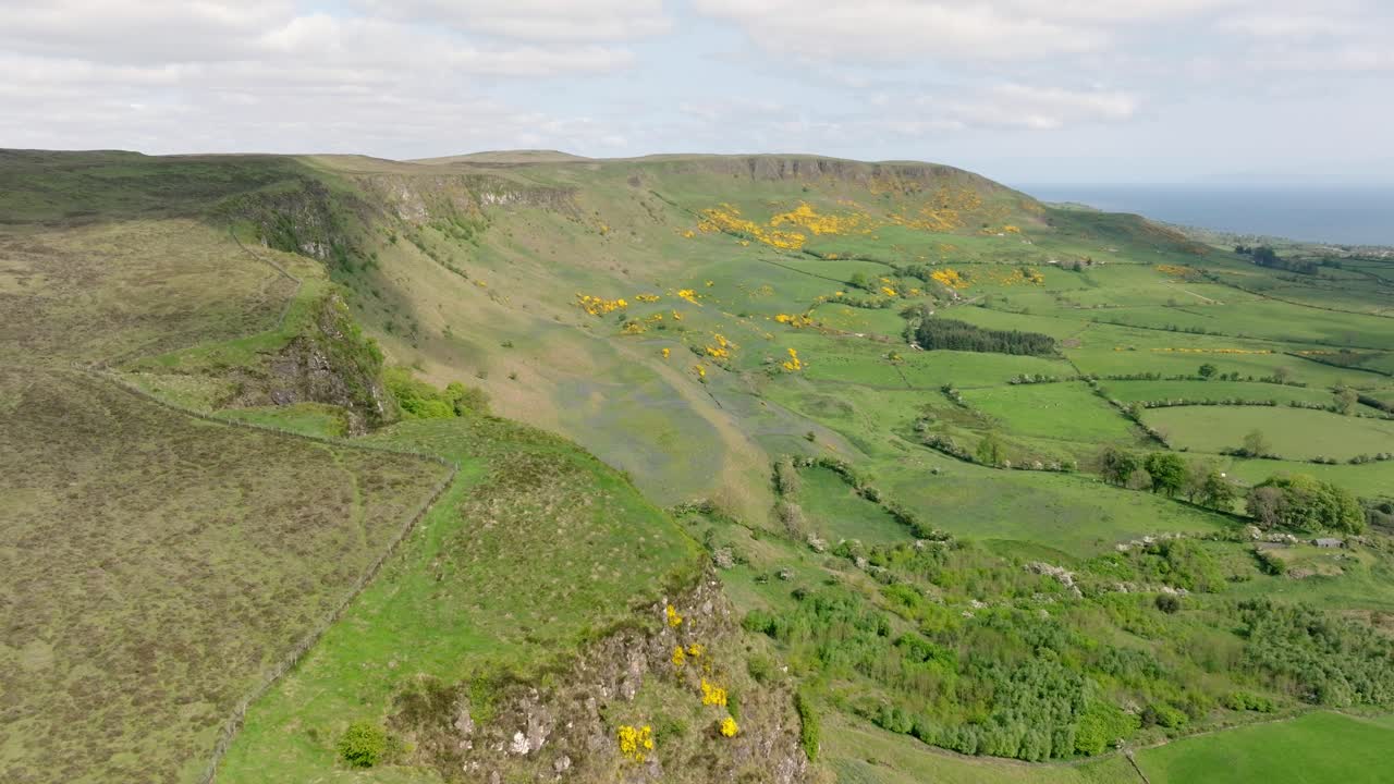 sallagh brae's en el camino de la costa de antrim en el norte de irlanda
