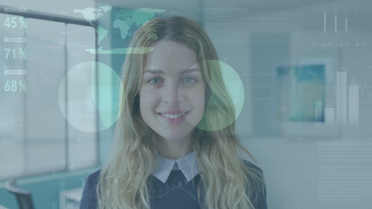Animation af databehandling over kaukasisk forretningskvinde på kontor