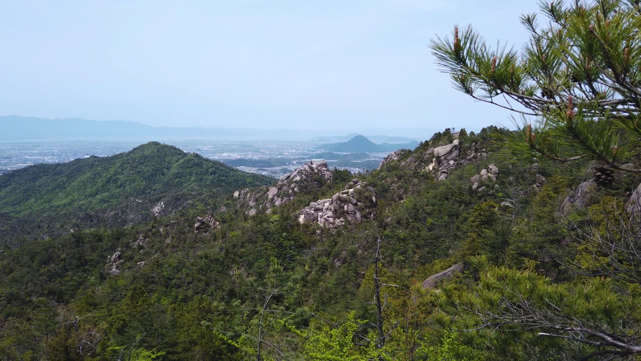 일본 시가현 하이킹 코스의 콘제 알프스