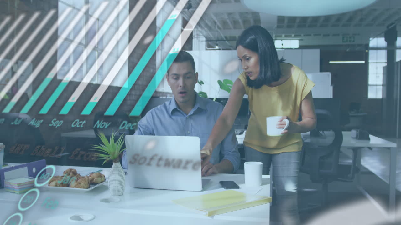 animación del procesamiento de datos sobre diversas personas de negocios en la oficina