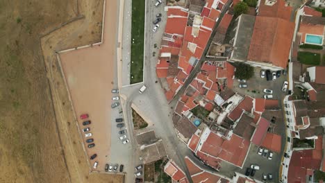 Vista-Aérea-De-ángulo-Alto-De-Un-Casco-Antiguo