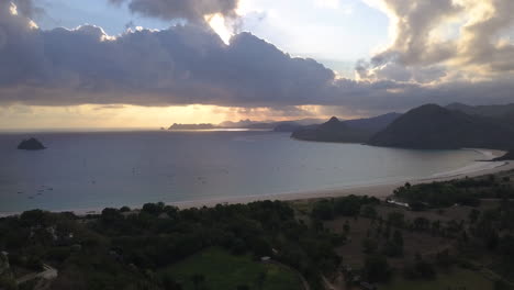 4k-Sonnenuntergang-Am-Strand-Von-Lombok,-Indonesien