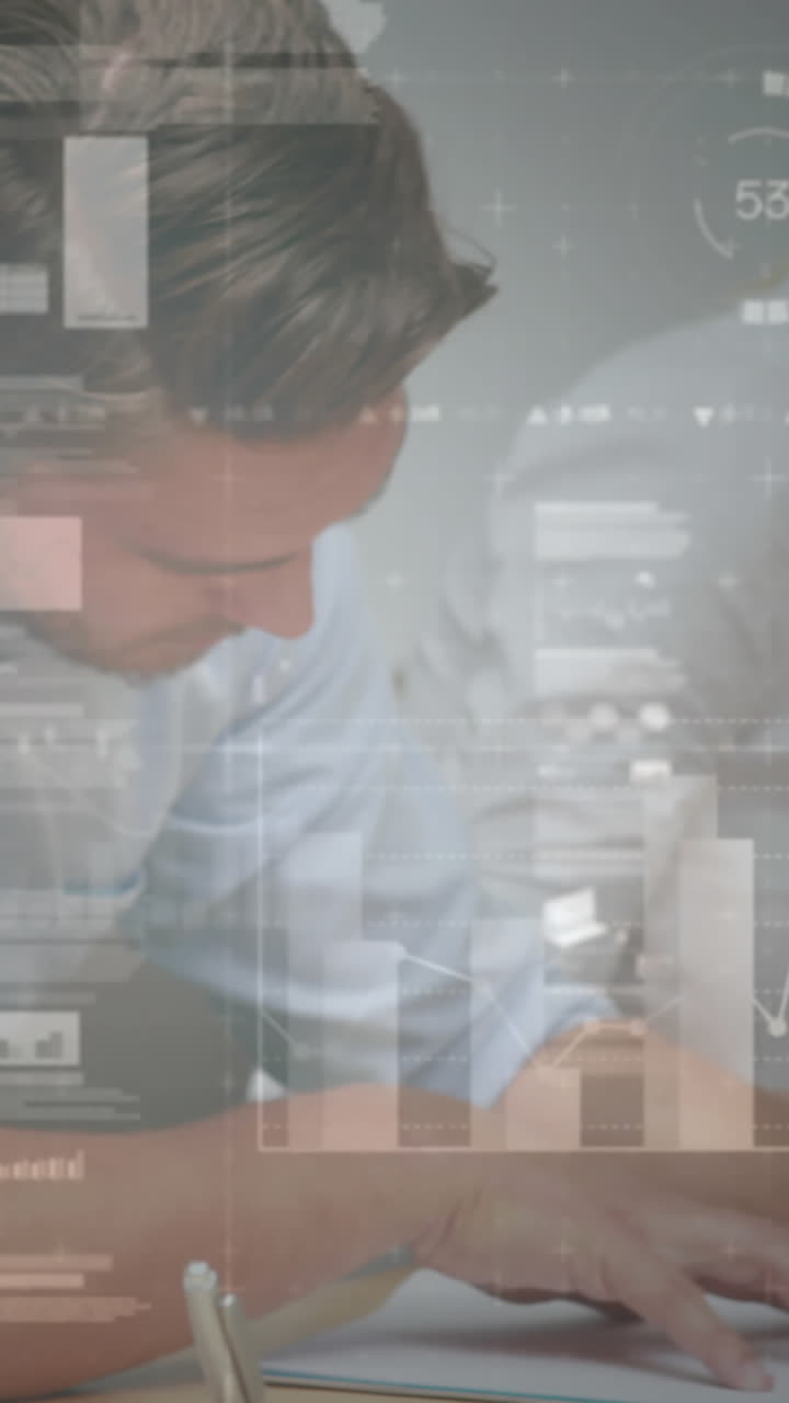 animación de estadísticas y procesamiento de datos financieros sobre empresarios en reuniones