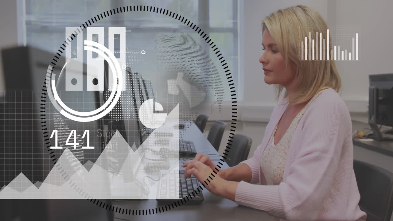 анимация икон и обработка данных над кавказской женщиной с помощью компьютерной клавиатуры