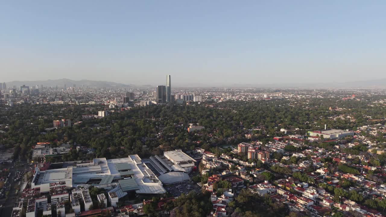 Panoramic view of southern CDMX, showing skyscrapers in Coyoacan