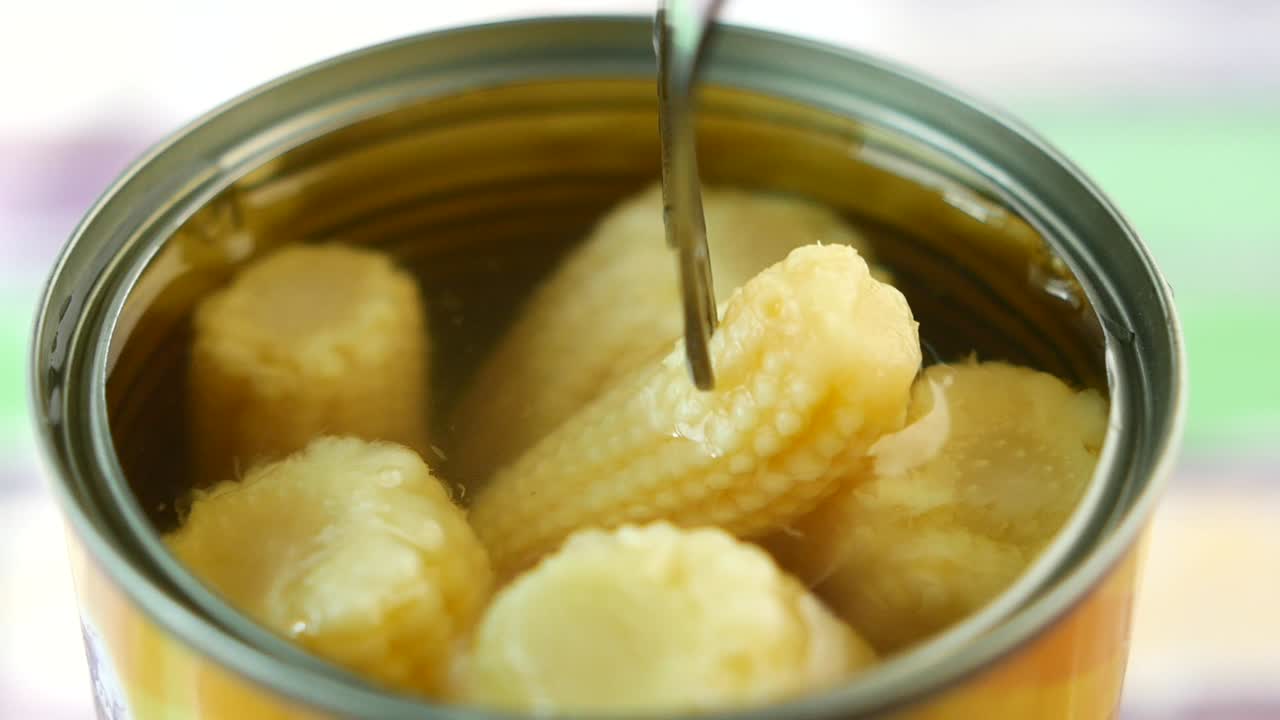 통조림에 담긴 옥수수