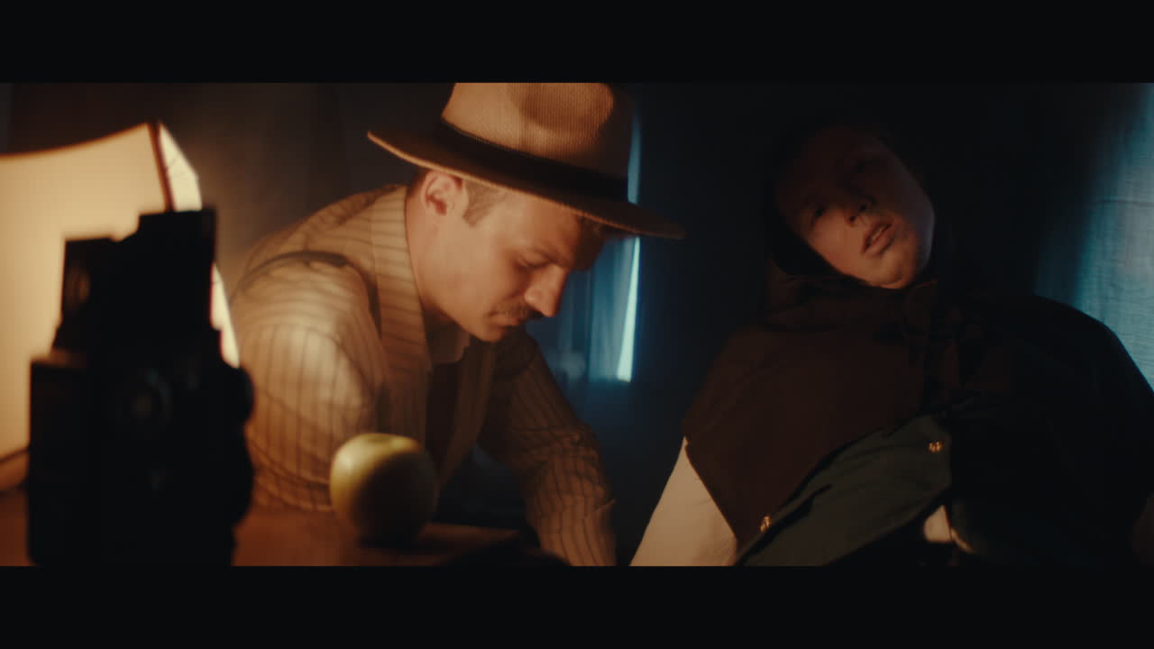 A  dead man inside the gypsy circus cart