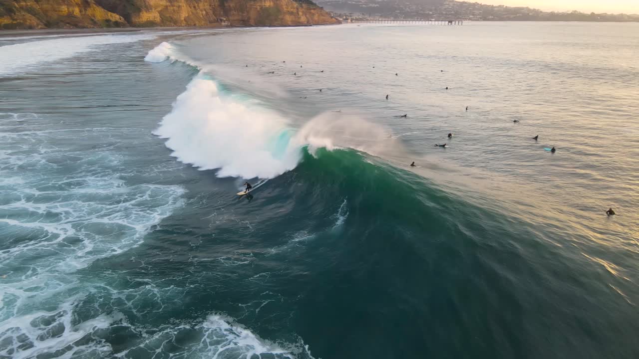 olas de 8 pies en blacks beach la jolla