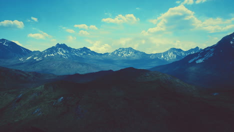 vista panorámica del valle de la montaña de la primavera