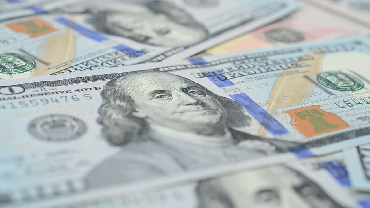 Billets de dollars. Tournage d'argent