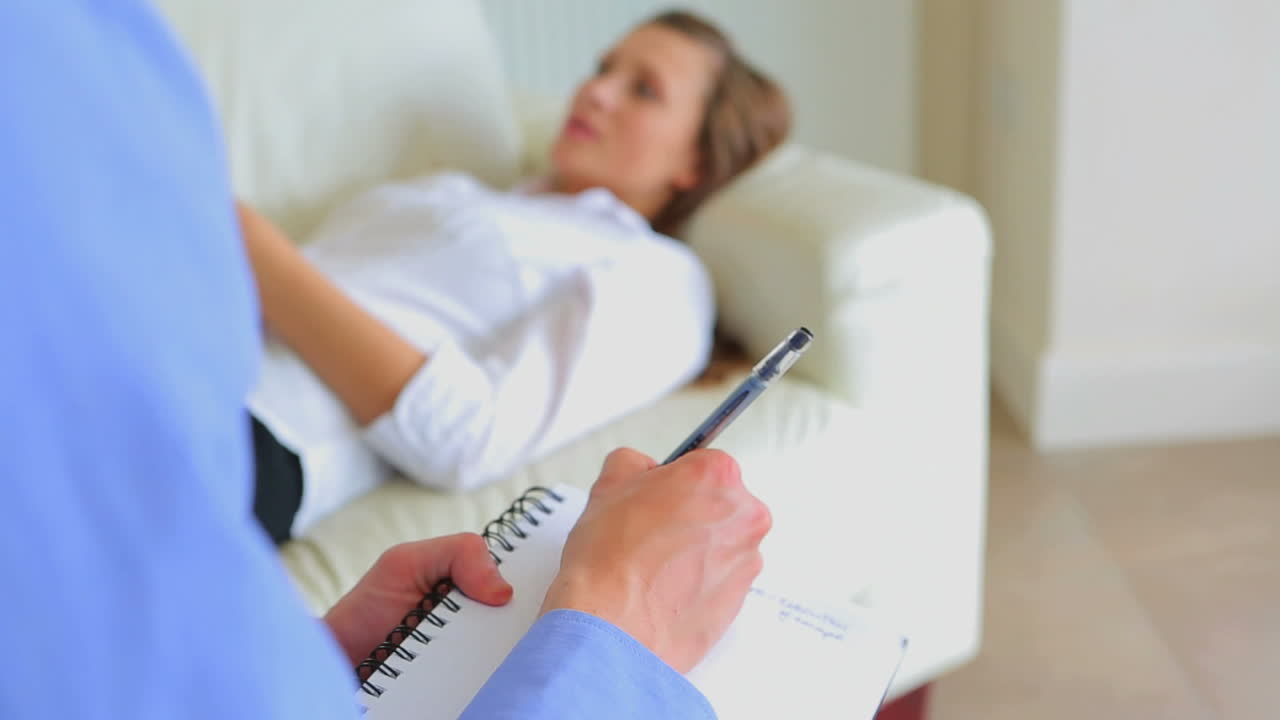 terapeuta con el paciente