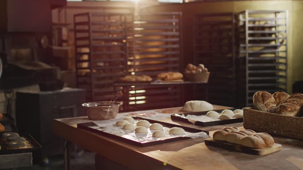 베이킹을 위해 준비된  ⁇ 과  ⁇ 의 애니메이션