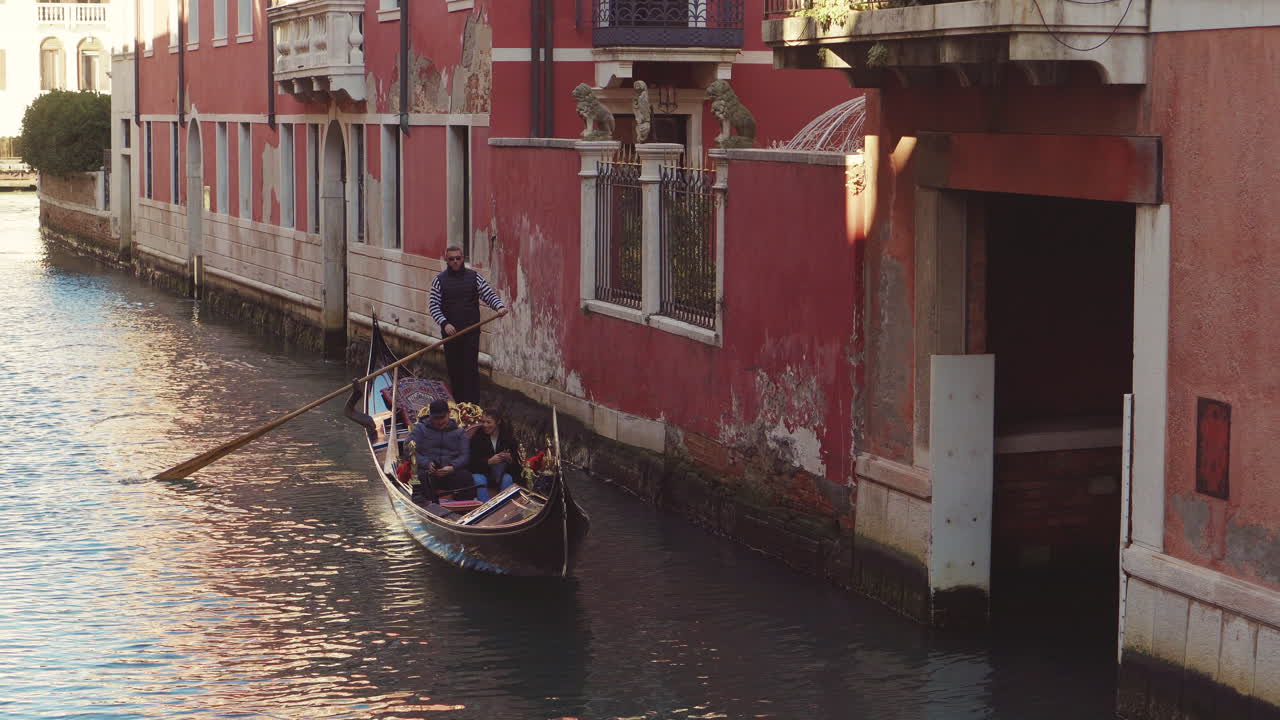 paseo en góndola por el canal de venecia