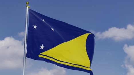 Flagge-Von-Tokelau-Bewegt-Sich-Im-Wind-Mit-Einem-Klaren-Blauen-Himmel-Im-Hintergrund,-Wolken-Bewegen-Sich-Langsam,-Fahnenmast,-Zeitlupe