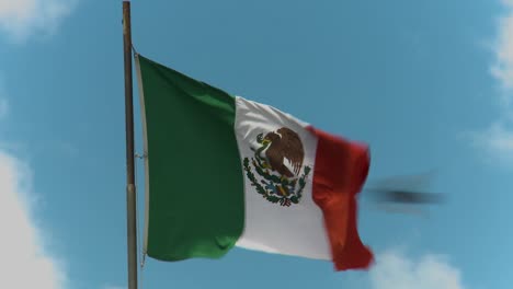 Bandera-Mexicana-Ondeando