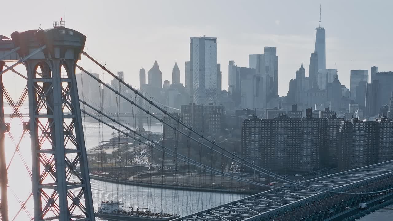 Williamsburg Bridge-tårnet og Manhattan-utsikt