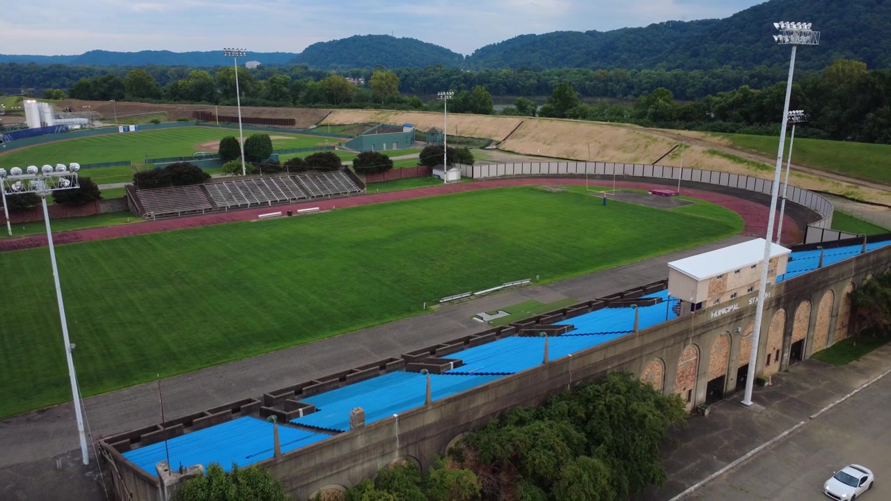 オハイオ州ポーツマスにあるスパルタン・ミュニシパル・スタジアム。オハイオ州初のNFLフットボールチームであり、後にデトロイト・ライオンズとなったポーツマス・スパルタンズの旧本拠地。