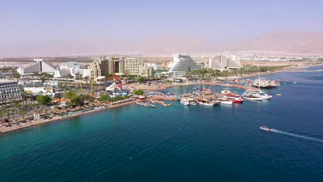 Vista-Aérea-De-La-Costa-De-Eilat,-Ciudad-Turística-Del-Sur-De-Israel