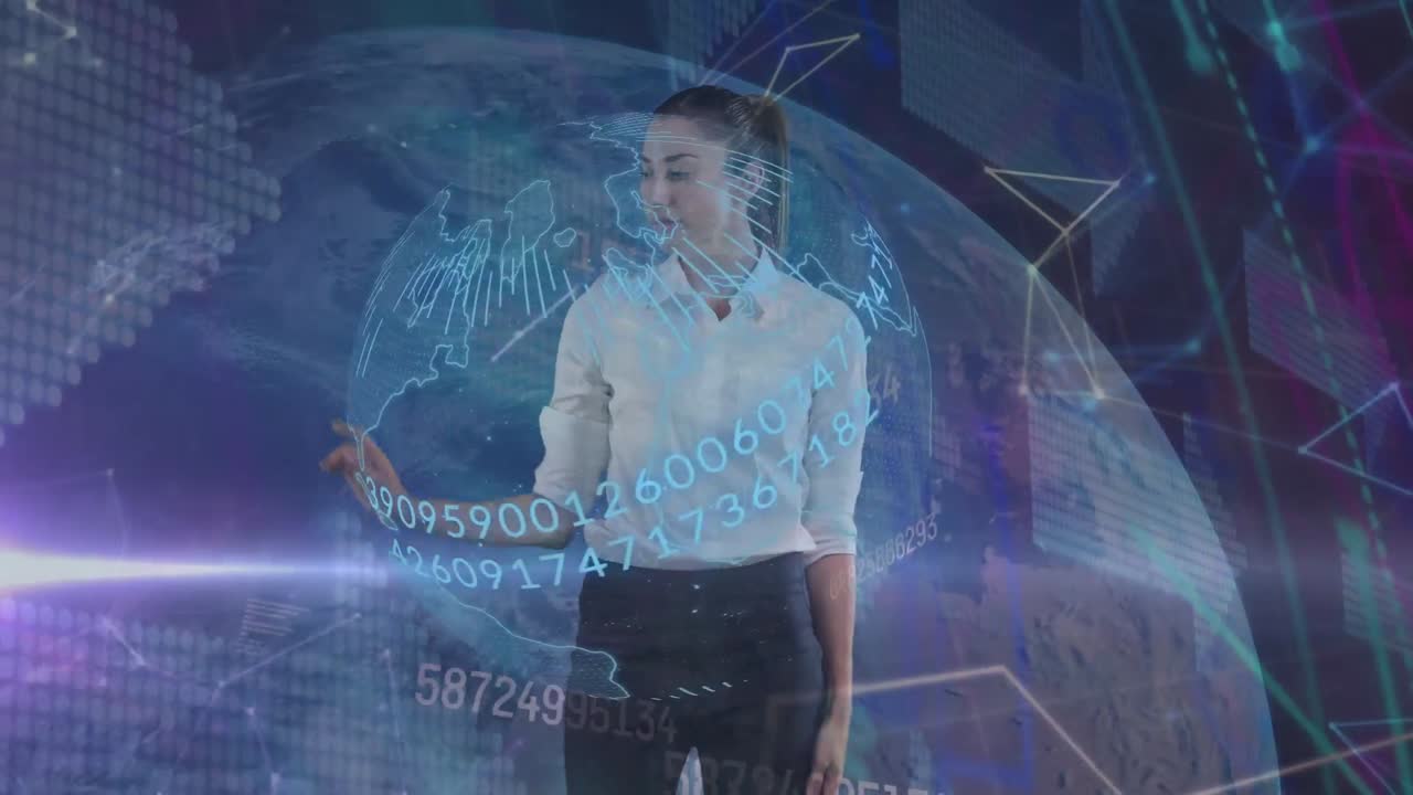 анимация глобуса с цифрами, стрелками и соединениями над кавказской бизнесменкой