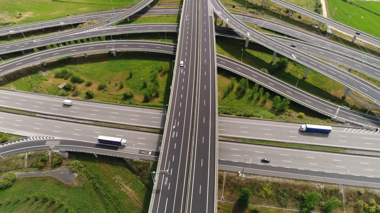 도로 교차로 의 교통. 리스본, 포르투갈