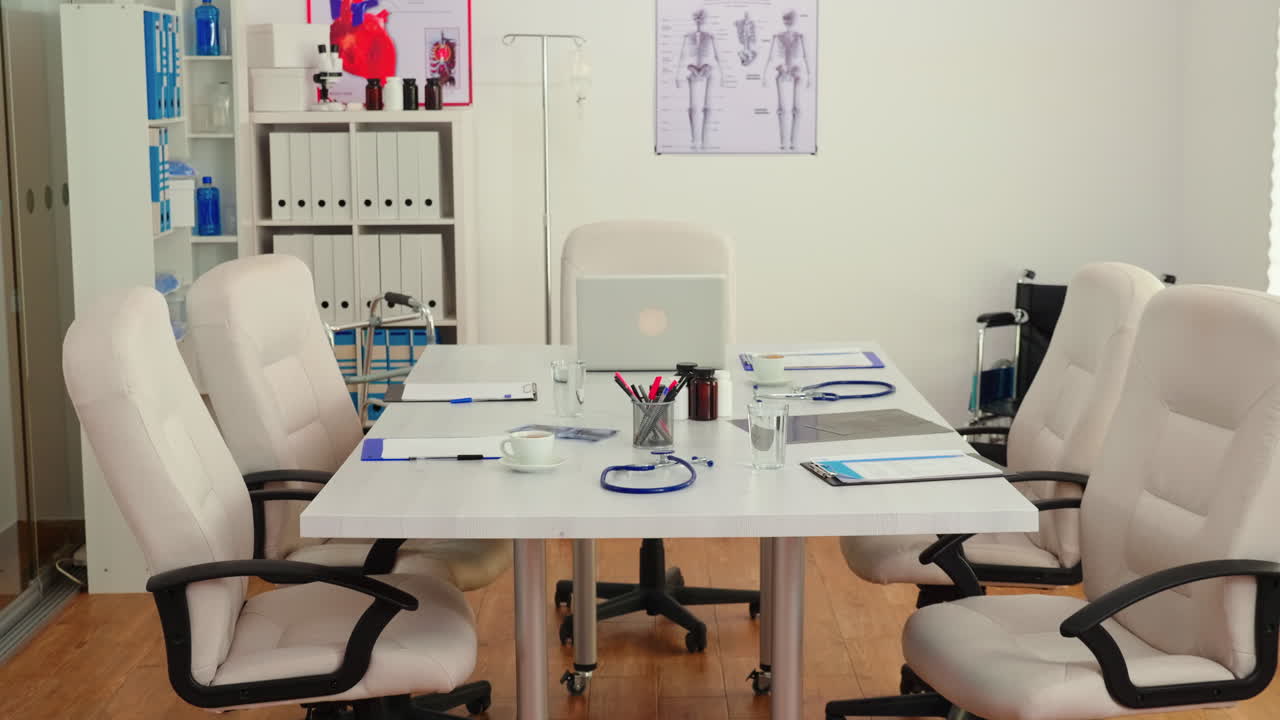 la sala de conferencias vacía del médico del hospital