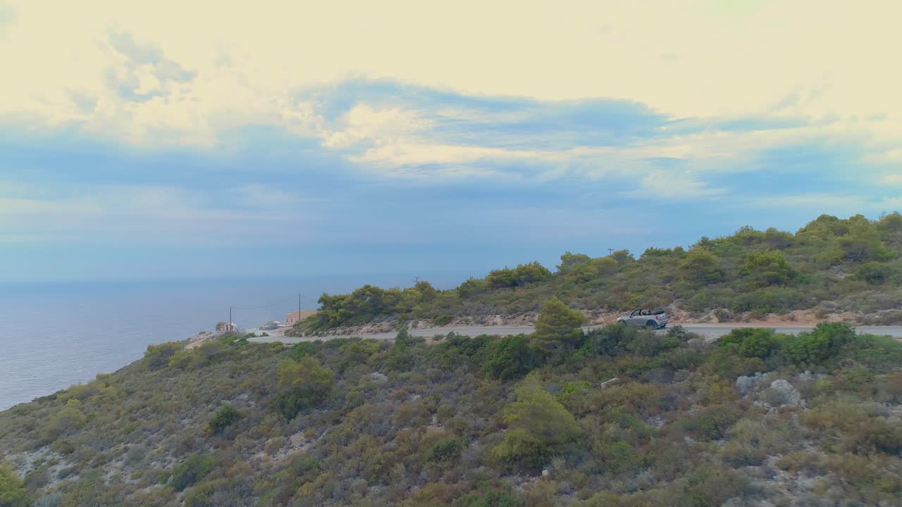 해안 드라이브 평온한 여행을 따라