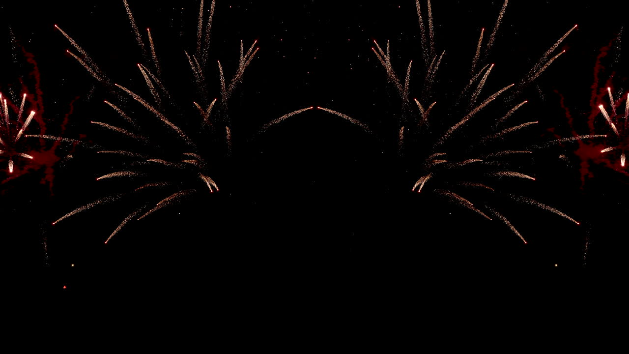 백그라운드에서 사람들의 그룹과 화려한 불꽃