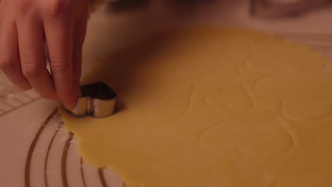 making christmas cookies
