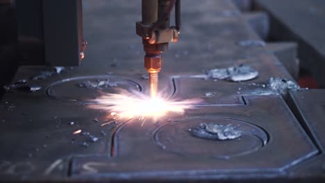 plasma cutting metal sheet