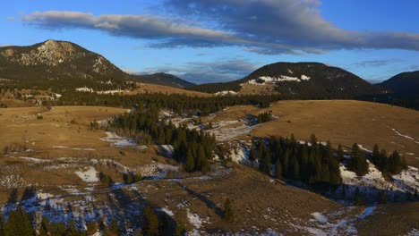 La-Belleza-Del-Paisaje-Aéreo-De-Kamloops-En-Invierno