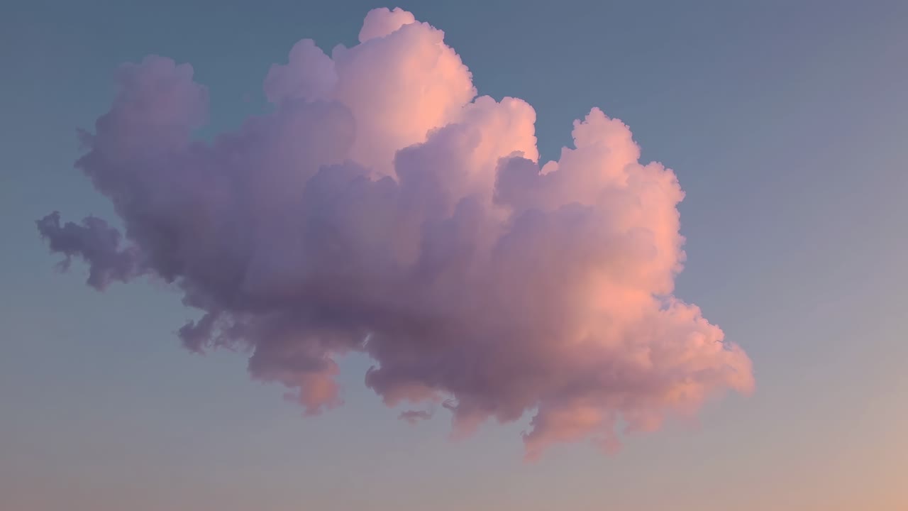 ローアングルから捉えられた、パステル調の空を背景にした一枚のピンクの雲の静謐なビデオ静止画