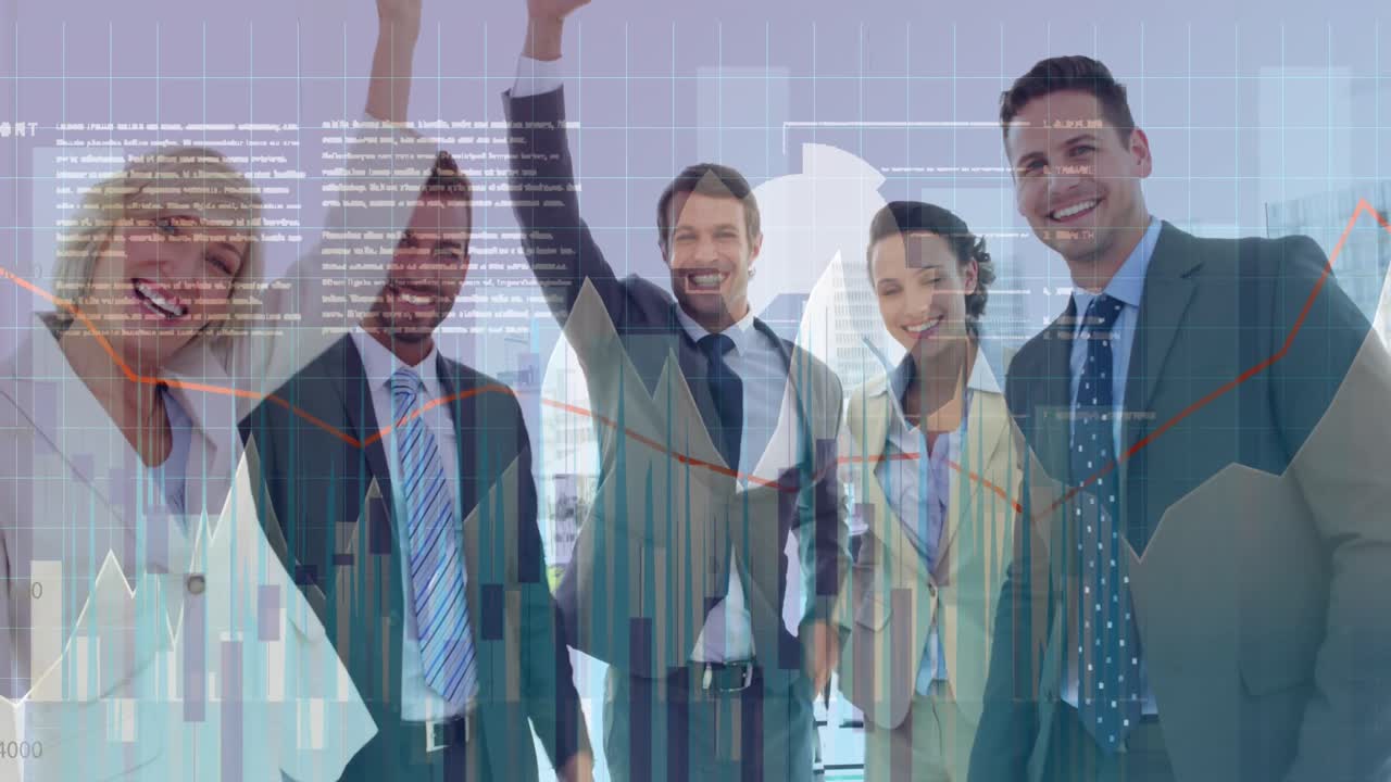 animación del procesamiento de datos sobre diversas personas de negocios