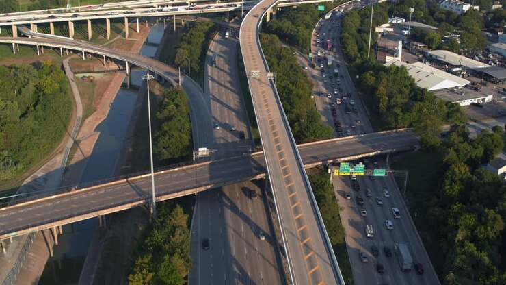Birds eye view of I-45 North freeway and the Buffalo Bayou in Houston-2