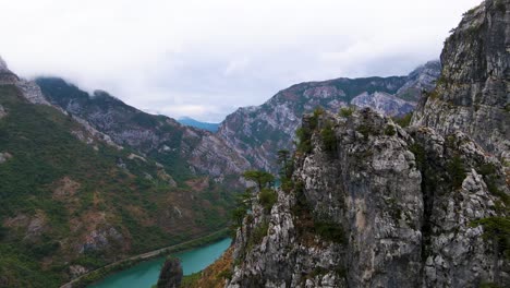 Bosnien-Schlucht-Landschaft-Luftdrohne-8.mp4