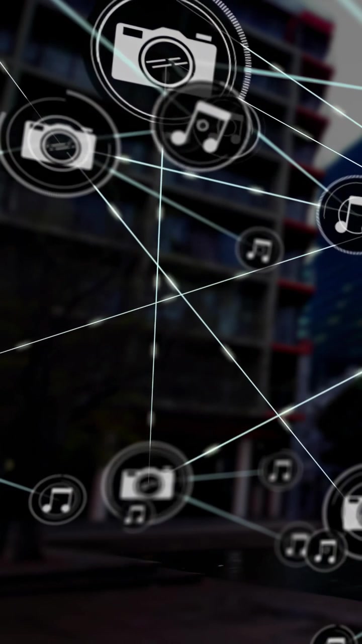 Video vertical: Aparecen líneas, una red de medios se forma y se mueve sobre una plaza, mostrando iconos de cámara.