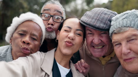 Enfermera,-Ancianos-Y-Selfie