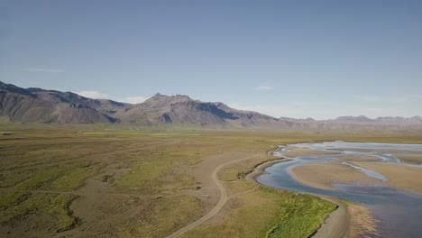 Imágenes-Aéreas-De-Ríos-Y-Montañas-Durante-El-Verano-Soleado-En-La-Península-De-Snaefellsness,-Islandia