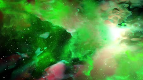 la superficie de las nubes nebulosas verdes moviéndose en el universo contra el fondo de las estrellas