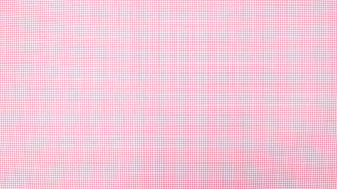Friske æg vises kreativt på et lyserødt tema. Stop-motion