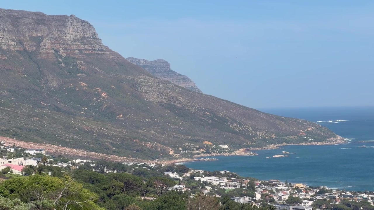 Montagne dei 12 Apostoli sull'Oceano Atlantico di Città del Capo