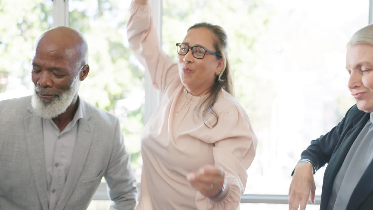 고위 사업가들, 팀