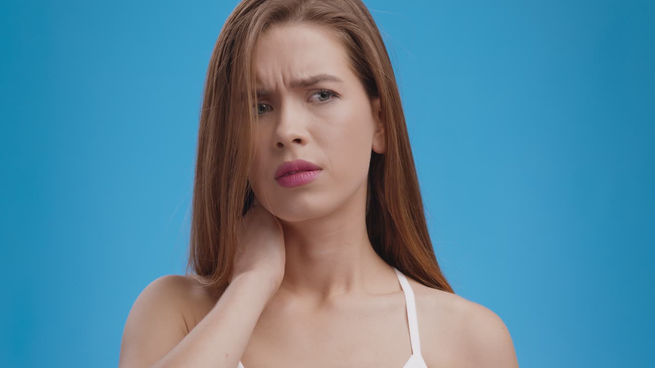 Mujer con dolor de cuello