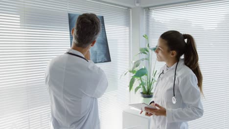 profesionales médicos en el trabajo 4k