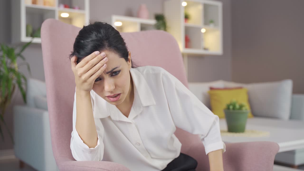 후회하는 여자는 슬프다.