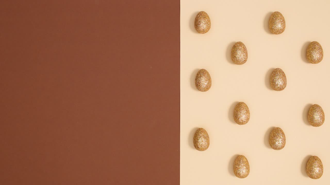 황금빛 반이는 달이 벌거벗은 갈색 배경에 나타나는 부활절 패턴.