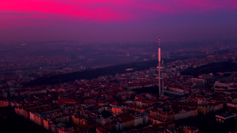 praga drone vuelo crepúsculo rosa cielo hiperlapso time-lapse tv torre