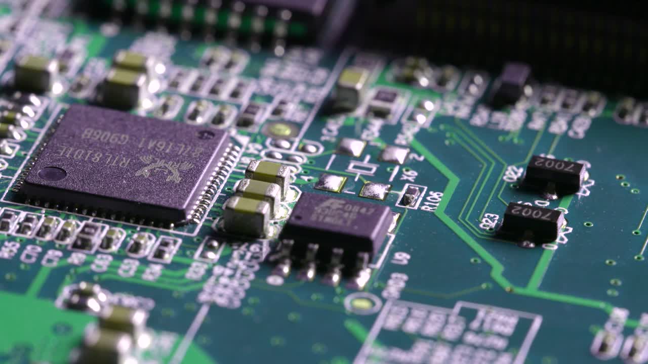 медленное слежение по печатной плате