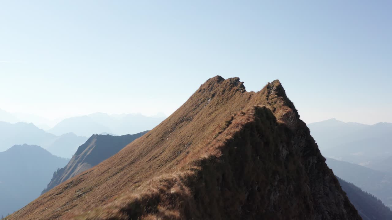 tiro cinemático de aviones no tripulados | alpes bávaros | 4k d-log rec709: perfecto para gradación de color